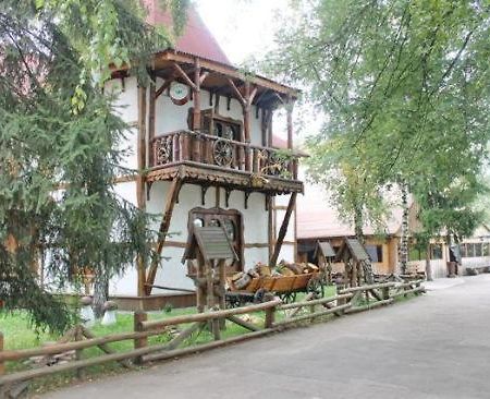 ホテル Комплекс Відпочинку "Колиба" コーロステニ エクステリア 写真